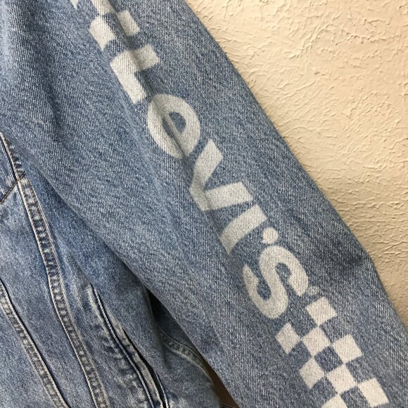 Levi's Trucker Jacket Size L Motocross Printed Sleeve Blue Denim - Picture 3 of 9